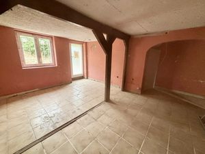 SAINT-GERMAIN-LES-ARPAJON - APPARTEMENT F2 AVEC COUR PRIVÉE - 38 M2 HABITABLES - TRAVAUX A
