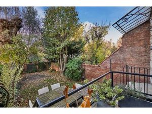 Maison de 8 pièces de luxe en vente à Courbevoie  Île-de-France