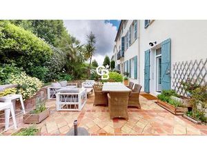 Élégante maison de ville au cœur de Cogolin  nichée dans une résidence paisible et...