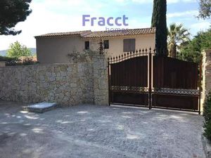 Villa élégante de 5 pièces avec piscine et vue mer à Gassin