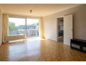 Appartement met twee slaapkamers en terras