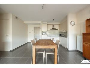 Instapklaar 1-slaapkamerappartement met groot terras in hartje Brasschaat