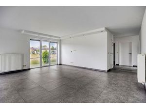 Instapklaar gelijkvloers appartement met 2 slaapkamers  ruime tuin en parkeergelegenheid o