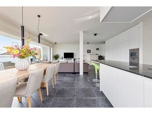 Modern recent appartement met 3 slaapkamers en groot terras