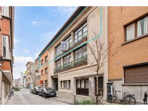 Ruim te renoveren appartement (152 m²) met uitzonderlijk potentieel