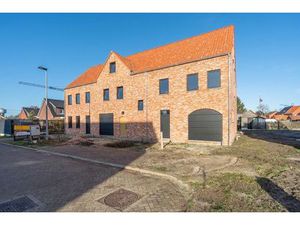 Knappe en ruime casco woning op ideale ligging in Vlimmeren