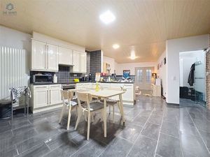 Ruime  solide woning met 4 slaapkamers en grote tuin te Brakel