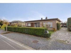 Gelijkvloerse  vrijstaande woning met 3 slaapkamers  omheinde tuin en garage op een rustig