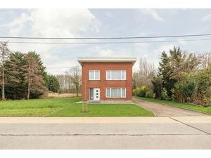 Te renoveren woning met achterliggend weiland