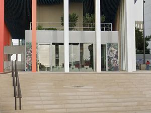 A LOUER LOCAL COMMERCIAL RESTAURATION - SURFACE 80 m2 - EUROMEDITERRANEE MARSEILLE 2e