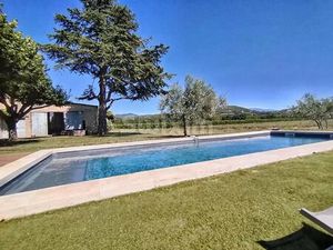 BEAU MAS AVEC JOLIE VUE AU CALME