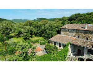 Mas en pierres mitoyen proche Anduze sur terrain constructible de 3300 m2