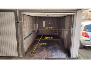 Box de 11.30m2 ( pour citadine) rue Dublan