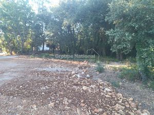 Terrain constructible de 1141m²  emprise 375m²