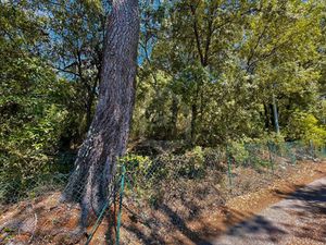 Terrain constructible - 927m² - Le Thoronet