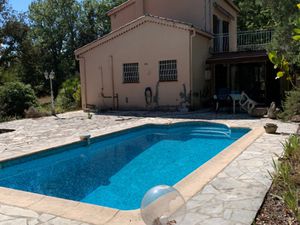 Villa Le Thoronet 4 pièce(s) 92 m2 avec piscine et dépendance.