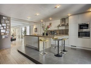 Appartement te koop in Sint-Jans-Molenbeek met 1 slaapkamer