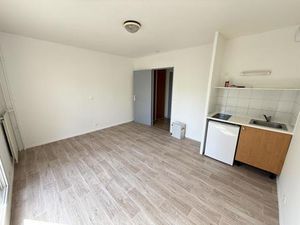 Studio Roseraie réservé aux étudiants / jeunes actifs - métro ligne A  station Roseraie