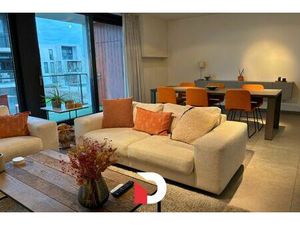 Uniek GEMEUBELD appartement met 2 slaapkamers en ruim terras