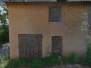 Remise 30 m² - Place de parking