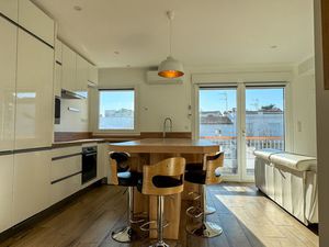 Vente appartement 2 pièces 45m2 Saint-Palais-sur-Mer (17420) - 325500 € - Surface Privée