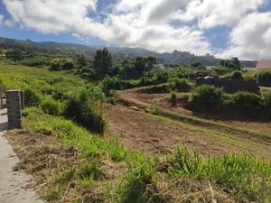 TERRAIN VIABILISE SITUE AU PLATE SAINT-LEU