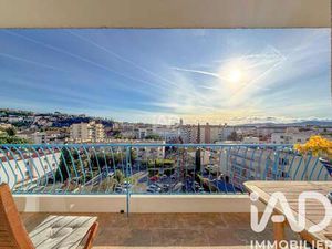 Vente Appartement 3 pièces à Saint-Raphaël (83530) : à vendre 3 pièces / 65m² Saint-Raphaë