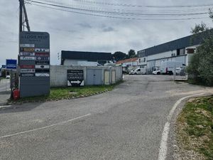 Location local commercial  96.00m²  Solliès