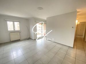 Location appartement 3 pièces 62m2 Grenoble 38000 - - Surface Privée