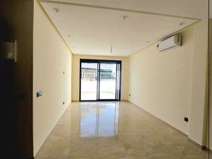 Studio vide à val fleuri