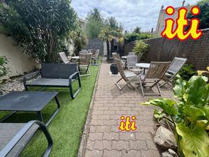 Vente Bureaux et commerces aux Sables-d'Olonne (85100) : à vendre / 136m² Les Sables-d'Olo