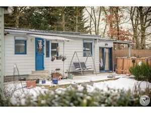 Chalet à vendre avec 2 chambres   Heure (VBD71101)