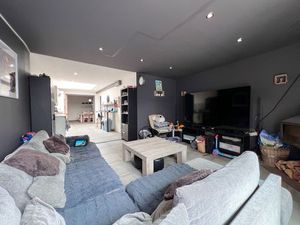 Maison à vendre avec terrasse et jardin   Luingne (VBD71158)