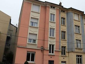 Immeuble de 235 m² composé de 5 appartements caves et jardin à vendre à Metz Sainte...