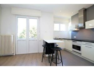 Appartement 4 pièces 77 m² 2 chambres balcon grenier caves parking à vendre à Metz Sablon