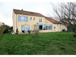 Maison récente de 7 pièces 186 m² 5 chambres garage sur parcelle de 10 ares à vendre à...