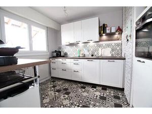 En dernier étage  appartement 2 pièces 46 m² terrasse stationnement à vendre à Metz...