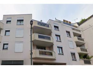 Appartement dre quatre pièces à Viroflay proche transports en commun et commerces