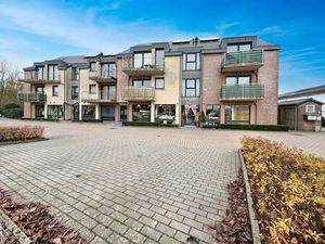 LE LONG DE LA N4 - PROCHE DU COLRUYT ET DU MC DONALD'S