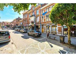 Rez-de-chaussée commercial en plein centre !