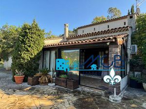 Villa à rénover sur terrain de 2360m2