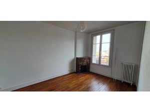 A 5 mn du RER B Gentilly  3 mn du centre ville  au 4ème étag