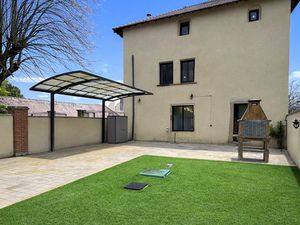 Maison 8 pièces - 202 m²