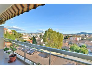 VASTE APPARTEMENT L'ORÉE DE LA GARDE