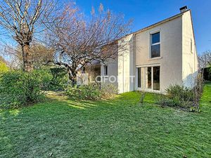 Chatou - Lumineuse maison familiale avec jardin paysagé