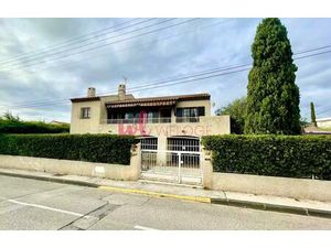 MAISON FAMILIALE  AVEC GARAGE ET JARDIN  QUARTIER LA PALASSE