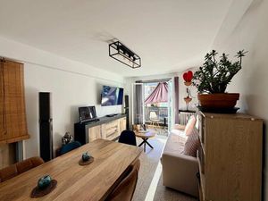 APPARTEMENT 2P   NICE  ETAGE ELEVE   BALCON   CAVE