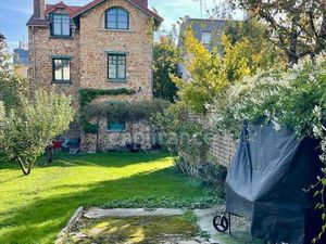 Belle meulière de caractère - 192m²- Terrain 582 m²