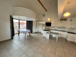 Plein centre de Craponne  appartement T4 en duplex de 96 84m