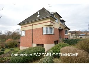 Maison de Caractère avec Grand Terrain Bordé par une Rivière  Proche de la Belgique et du 